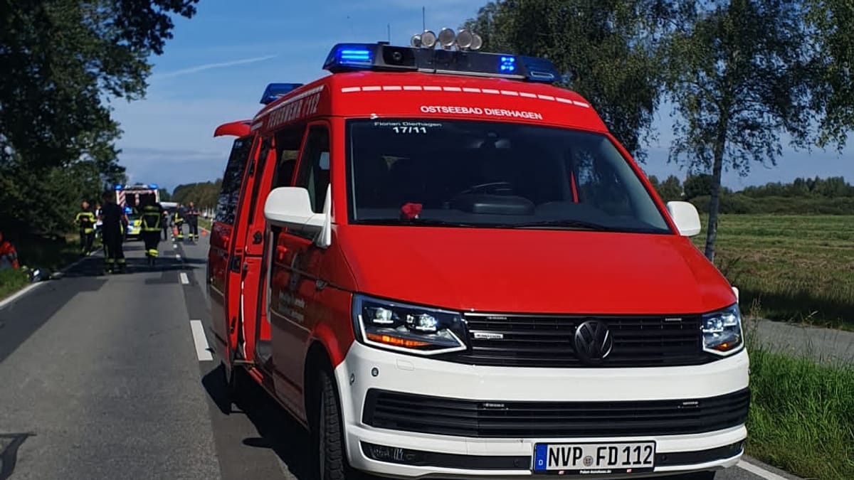 Einsatzleitwagen (ELW 1) der Freiwilligen Feuerwehr Ostseebad Dierhagen – Ansicht 2 von 2