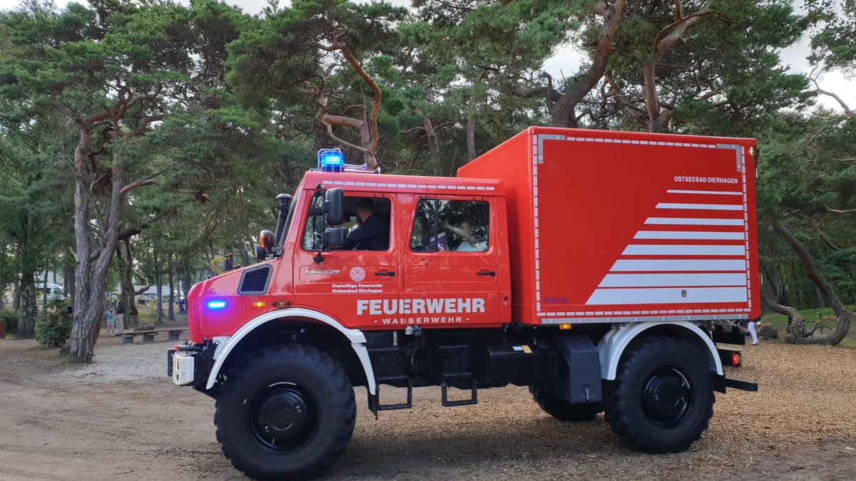 Gerätewagen Wassergefahren (GW-W) der Freiwilligen Feuerwehr Ostseebad Dierhagen – Ansicht 1 von 3