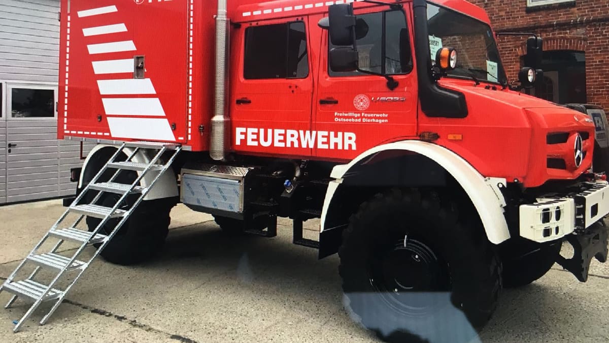 Gerätewagen Wassergefahren (GW-W) der Freiwilligen Feuerwehr Ostseebad Dierhagen – Ansicht 2 von 3