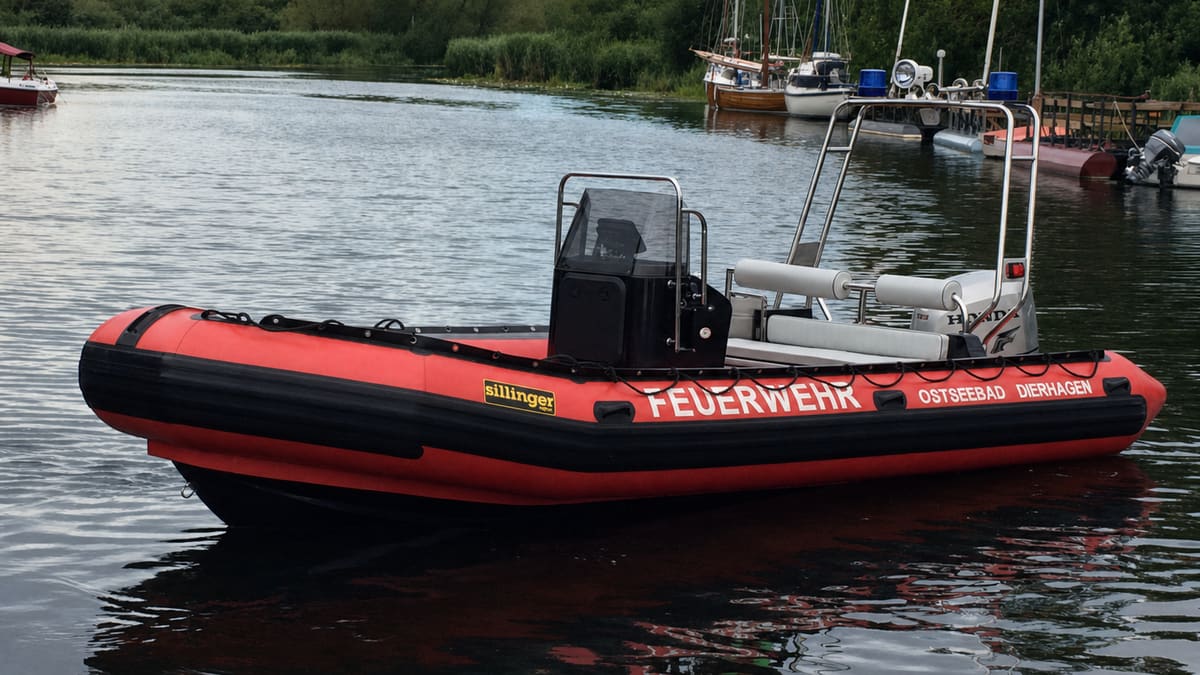 Rettungsboot (RTB 2) der Freiwilligen Feuerwehr Ostseebad Dierhagen – Ansicht 1 von 1