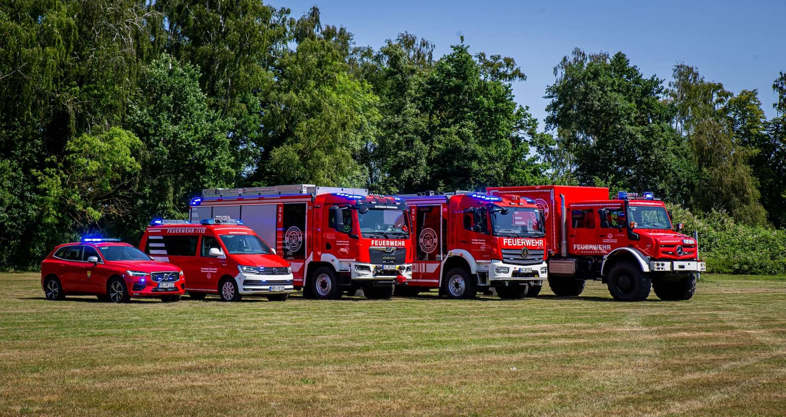 Der Fuhrpark der Freiwilligen Feuerwehr Ostseebad Dierhagen: KdoW, ELW 1, HLF 20, LF 20 und der Gerätewagen Wassergefahren